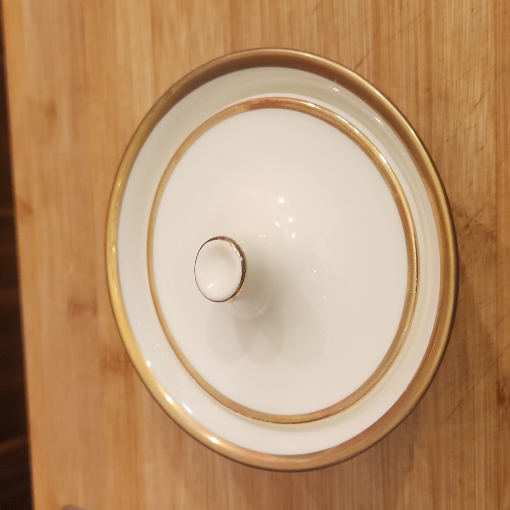 TAYLOR SMITH TAYLOR HERITAGE GREEN SUGAR BOWL